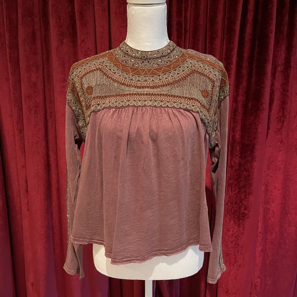 Long sleeve embroidered top